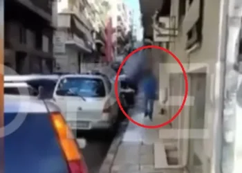 Ngacmonte seksualisht gratë në rrugë, arrestohet shqiptari në Athinë