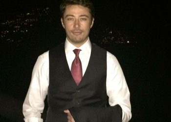 FOTO/ Shkëlzen Berisha udhëton drejt Zvicrës, ndalohet në aeroport