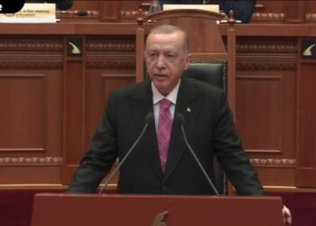 Erdogan para Kuvendit: FETO, ende prezente në Shqipëri! Deri në vizitën e ardhshme pres hapa konkretë!