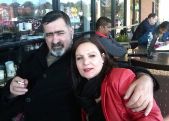Rrëfimi i bashkëshortes së Arben Dukës: Më duket sikur do kthehet, jeta jonë ka qenë luftë dhe poezi