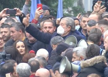 VIDEO/ A është ky momenti kur Sali Berisha urdhëroi sulmin në PD?