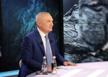 “Politikan qoftesh”/ Meta: Kur shoh Bashën më shtohet respekti për Ramiz Alinë!