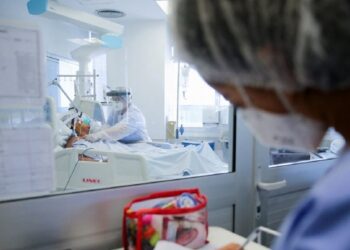 Pandemia/ Studimi: Doza e katërt nuk shmang infeksionin nga Omicron-i