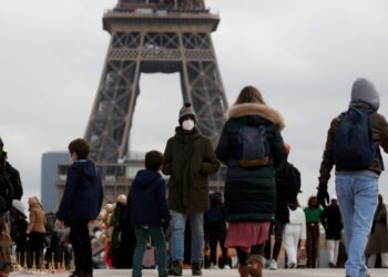 Koronavirusi nuk ndalet as në 2022! Një variant i ri identifikohet në Francë