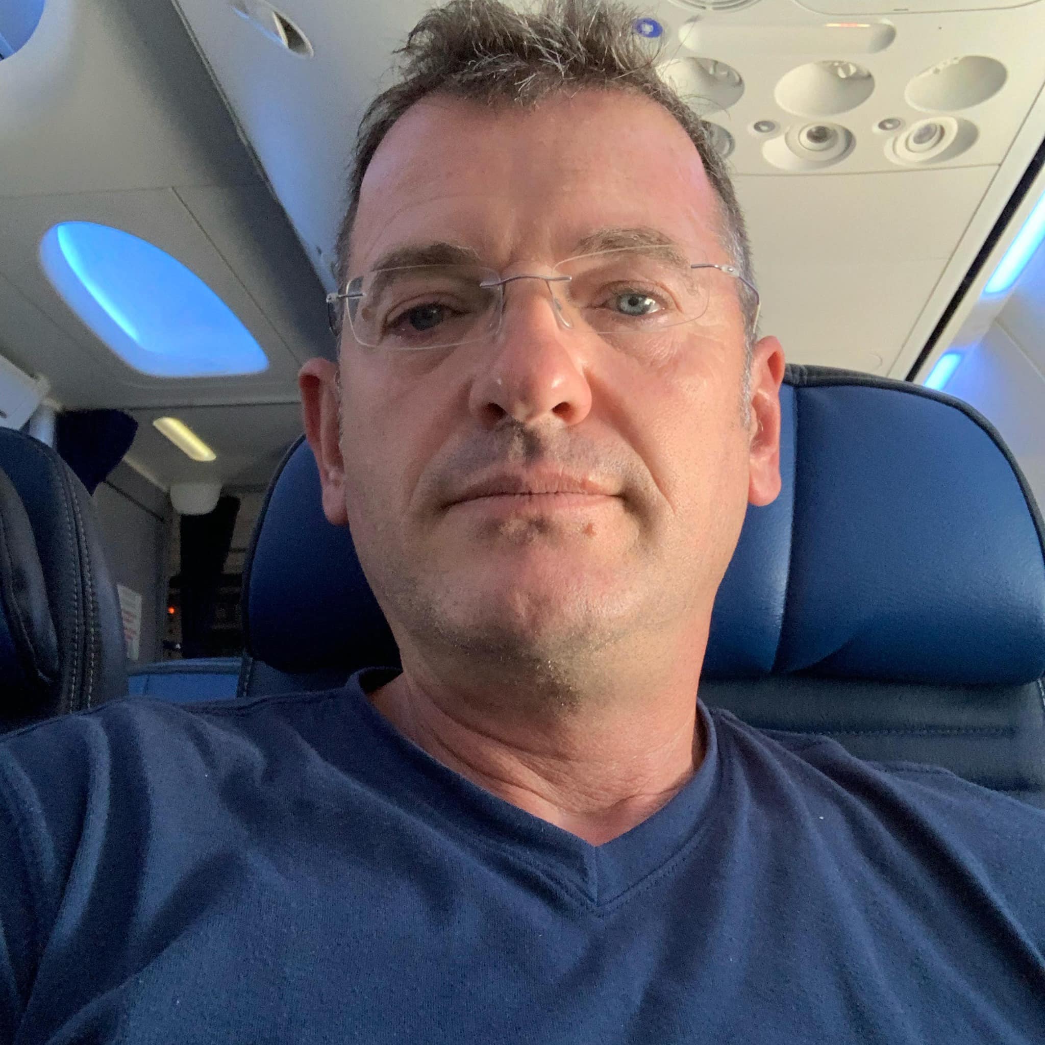 Erdhi nga SHBA, kush është shqiptari që kaloi tre aeroporte me pistoletë (FOTO)