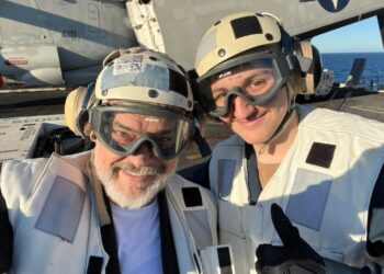 ‘Amerikën e kam shtëpi, Shqipërinë e kam atdhe’, Rama ndan foton me të riun shqiptar që shërben në aeroplanmbajtësen amerikane