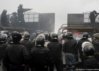 VIDEO / Parashutistët rusë zbarkojnë në Kazakistan. Shkëmbime zjarri mes ushtrisë dhe protestuesve