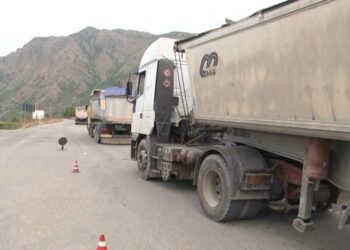 Policia e Shtetit: Në 17 janar bllokohet lëvizja e kamionëve në aksin Milot-Vorë-Milot, ja oraret kur kufizohet qarkullimi