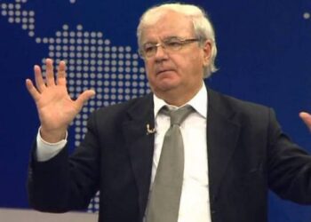 Debati/ Spartak Ngjela gati të iki nga emisioni: Po nuk ditët ç’është person juridik, do iki!