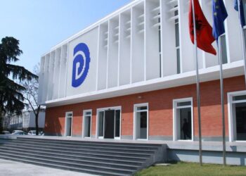 Lëvizjet e reja! Basha bën ndryshime në strukturën e PD-së: Alibeaj në vend të Rrushajt, Gjekmarkaj bëhet zëvendës i Bashës