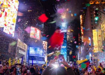 Zëri i Amerikës: Festimet e Vitit të Ri mes shqetësimeve për COVID-19!