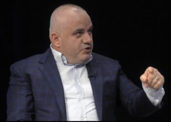 “Historia përsëritet”/ Artan Hoxha, parashikimi për protestën e Berishës: Në SHBA sulmin ndaj Kongresit e zgjidhi Garda, nesër në Tiranë…