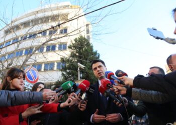 “PD, pengesë për valltarët e tranzicionit”/ Basha: Mua historia më ka vendosur në ballë të kësaj beteje, më ka thirrur në këtë mision