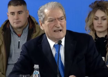 “Dha dorëheqjen në mënyrë enigmatike”/ Berisha denoncon ish-deputetin Mark Marku: Çfarë të shtyn që je bërë avokat i Lul Bravës?