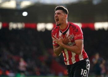 “Broja luan për skuadrën, e dashuroj atë lloj lojtari”/ Ish-trajneri i Totenhemit i magjepsur nga shqiptari