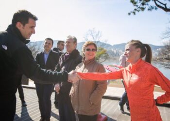Veliaj përgëzon Luiza Gegën dhe sulmon Dukën: Koha që edhe në futboll, të largohet llumi e t’i jepet dorë talenteve