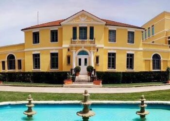 Omicron nuk ndalet në Shqipëri, Ambasada amerikane apelon për qytetarët e saj: Kujdes me maskat dhe vaksinat