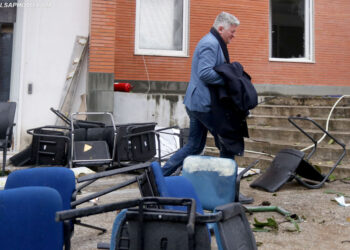 Mbledhja e kryesisë/ Agron Gjekmarkaj: Nuk jam stërvitur për karate e boks, PD nuk ua ka borxh dhunën. Sado i krishterë…!