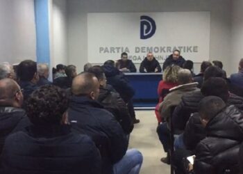 PD e Bashës dhe Komisioni i Berishës bëhen bashkë në Lushnjë/ Korreshi: Kandidat të përbashkët, t’i imponohemi ne Tiranës