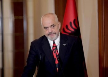 ‘The Sunday Times’: Shqipëria, aleatja më e re e Britanisë së Madhe në betejën kundër Xi dhe Putinit