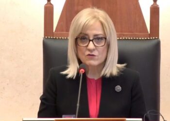 Nis seanca e parë e Parlamentit për vitin 2022, 1 minutë heshtje për Sassolin