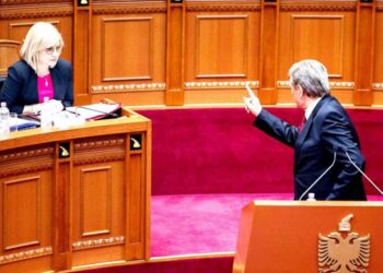 “E ftova të dilte në pension”/ Nikolla: Momenti i vështirë me Berishën, kur më thërriste “ndrikull”