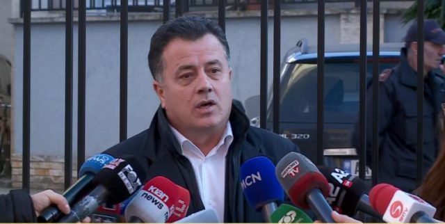 Berisha në Shkodër/ Noka: Askush nuk mund të mbajë peng shtëpinë e demokratëve, shumë shpejt do...