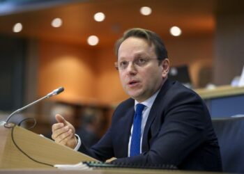 Eurodeputetët letër Von Der Leyen: Heto Varhelyi-n për lidhjet me Mirolad Dodik!