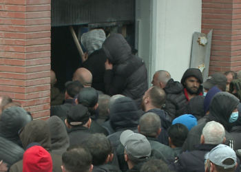 Protesta e dhunshme, reagon sërish PD: Sali Berisha po rrezikon jetën dhjetëra demokratëve, të ndalet gjakderdhja!