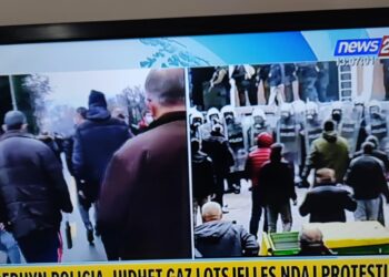 FOTOT/ Turma e Berishës pozicionohet në dy anët e Lanës, ka të lënduar. Nisin arrestimet e para