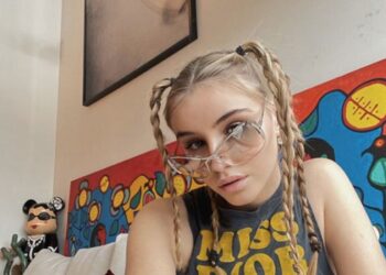 FOTOT/ Adoleshentja influencer që kërkon të bëhet Mbretëresha e parë e Italisë në 1000 vjet