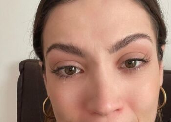 “Lot, dhimbje, zhgënjim…”, mesazhi i këngëtares shqiptare përmes postimit në rrjetet sociale