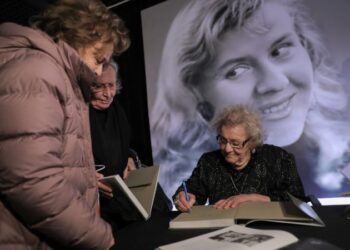 “Kur më pa Mehmet Shehu tha ..”/ Rrëfimet e panjohura të Tinka Kurtit: Regjisori nuk kishte besim të unë kur më caktoi rolin e Marianës, por ky rol më hapi rrugët e artit