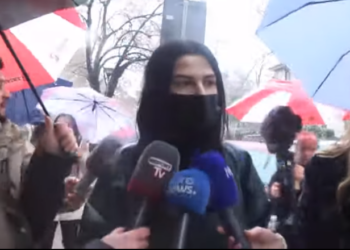 11 vite pa drejtësi/ Vajza e Ziver Veizit me lot në sy: Kam mall për babanë. Unë besoj akoma tek drejtësia