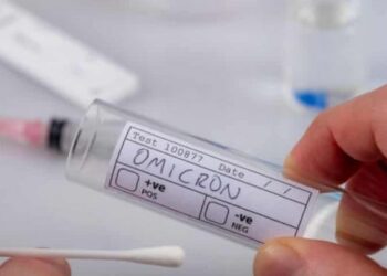 Shkencëtarët paralajmërojnë: Kjo shenjë tregon se jeni të prekur nga Omicron!