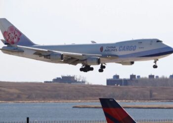 SHBA i përgjigjen Pekinit me të njëjtën monedhë/ Pezullojnë dhjetëra fluturime të linjave ajrore kineze