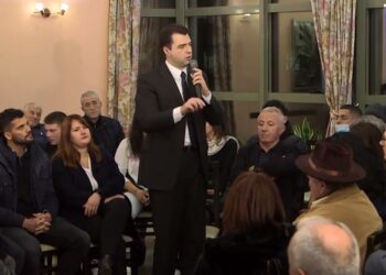 “Berisha do t’i vinte flakën shtëpisë sonë për karrigen e tij”/ Basha: 8 Janari i hapi sytë të gjithëve