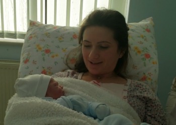 Vjen në jetë bebja i parë i 2022 në Shkodër/ Emocionon nëna: Fëmija i dyti që e lind me 1 janar