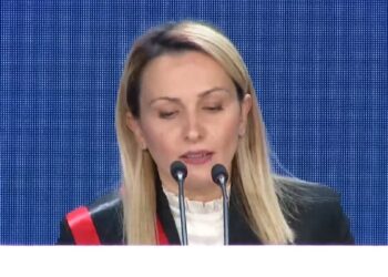 “Presidenti Erdogan s’na la vetëm atëherë kur kishim më shumë nevojë”/ Kryebashkiakja e Kurbinit: Nuk gjej dot fjalët për mirënjohjen ndaj popullit turk