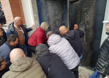 “Ka njerëz të plagosur dhe të sëmurë”/ Salianji: Ndërhyrja e policisë duhet të ishte bërë më parë