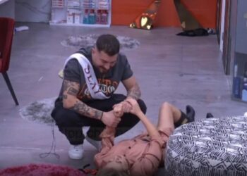 VIDEO/ Rrëzimi spektakolar i Beniadës. Donaldi ‘tallet’, e vajton me ‘oii’