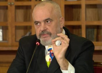 “Rrini të qetë”/ Rama mesazh për Bashën dhe Berishën: Nuk keni pse garoni për të treguar se cili është më i poshtër!