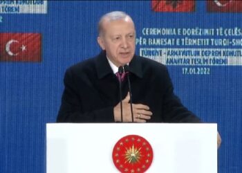 “Gëzimi dhe hidhërimi i Shqipërisë, janë edhe tonat”/ Erdogan nga Laçi: Vëllait i duhet qëndruar pranë kur ka nevojë
