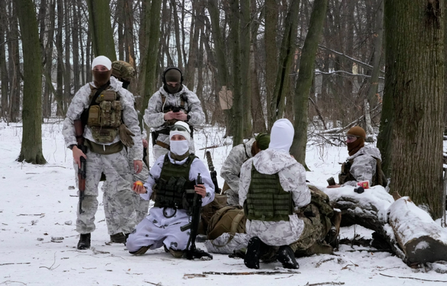 GALERI / Prag lufte! Fotot tregojnë ç’po ndodh në kufirin Ukrainë-Rusi