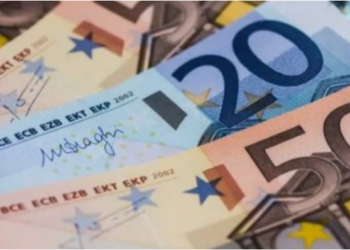 Shkoi për të blerë në market, çobanit në Greqi i bien në dorë 50 mijë euro