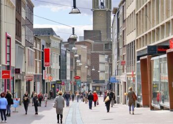 Financial Times: Rimëkëmbja ekonomike e Eurozonës po i mbijeton valës Omicron