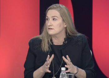 Flutura Açka lëshon gjuhën: Demokratëve nuk iu ha fare “Edi” për Edin