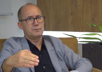 ‘Kam parë njerëz që kanë harruar të lexojnë dhe të shkruajnë’, mjeku: S’mund të themi që Omicron është njësoj me gripin