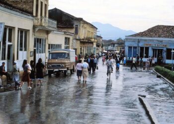 Po na prishin qytetet: Ja si i klasifikonte regjimi komunist sjelljet devijante të të rinjve