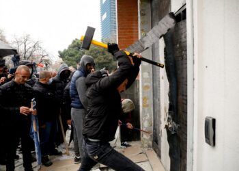 10 arsye përse Berisha dështoi për të pushtuar kalanë e PD-së